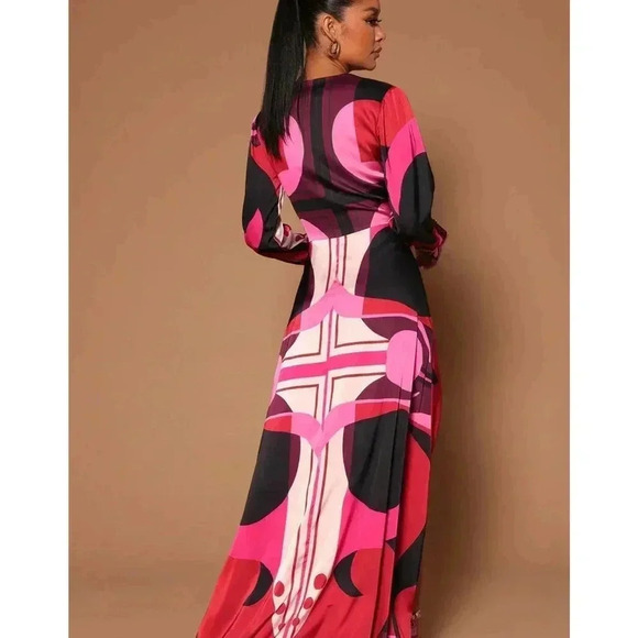 Fashion Nova Dresses & Skirts - Fashion Nova NOVA LUXE Pink/Black Maxi Dress Size XS. Sexy Long Sleeve Vneck